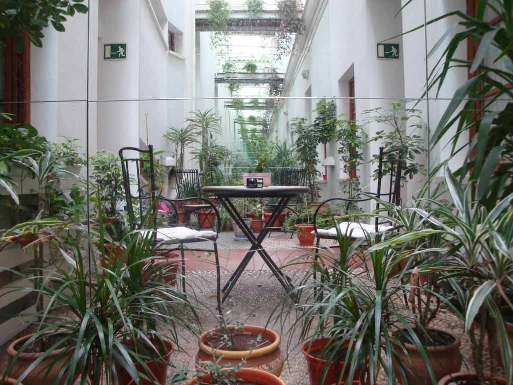 Hostal Puerta Carmona Seville Luaran gambar