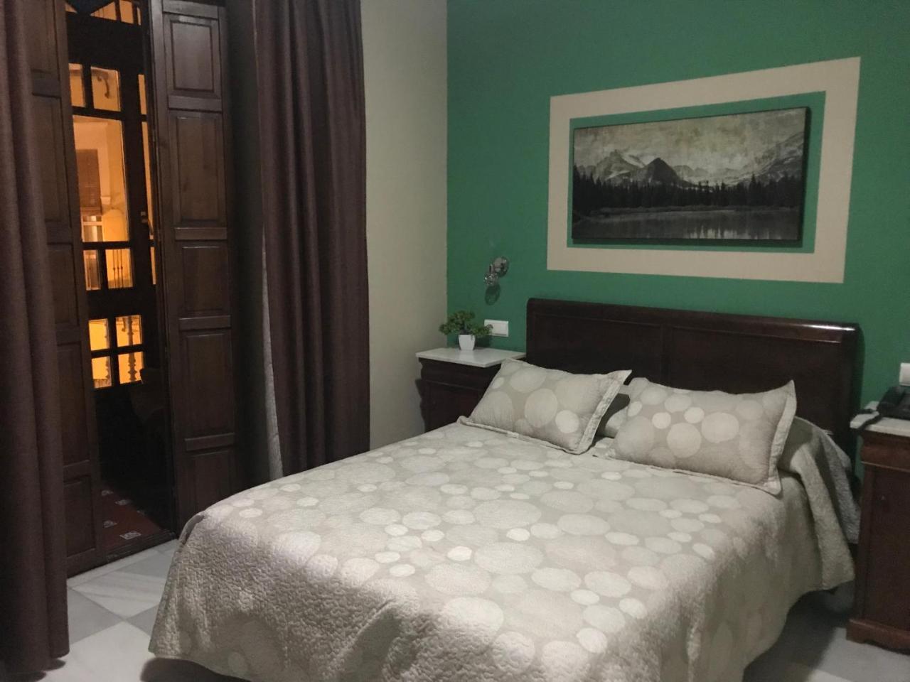 Hostal Puerta Carmona Seville Luaran gambar