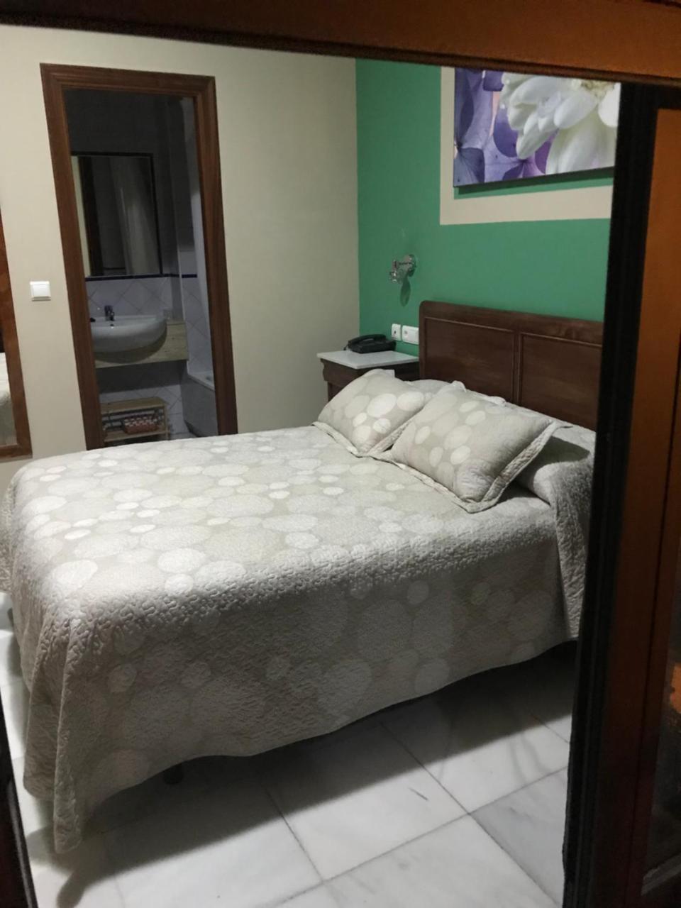 Hostal Puerta Carmona Seville Luaran gambar