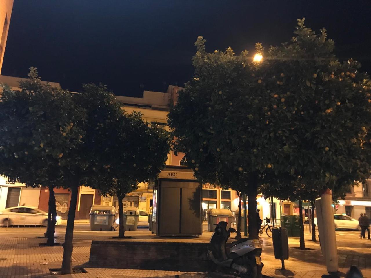 Hostal Puerta Carmona Seville Luaran gambar