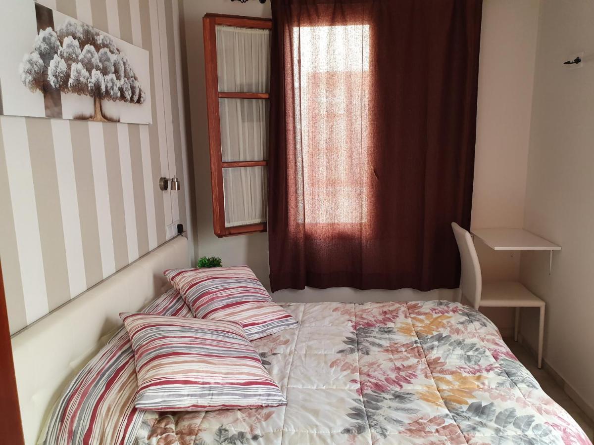 Hostal Puerta Carmona Seville Luaran gambar